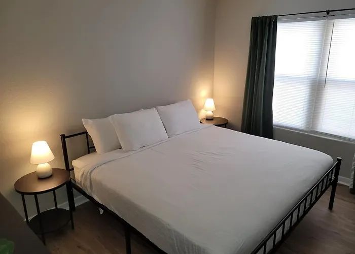 Aksarben Gem-Easy Access To I-80