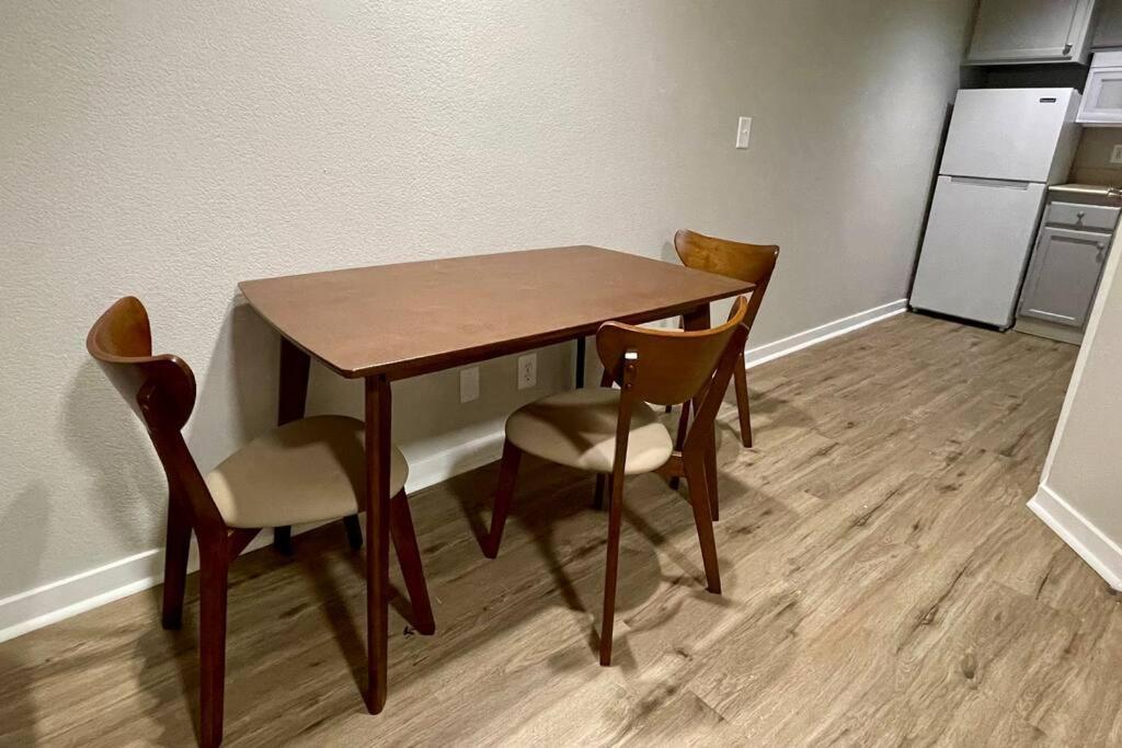 Apartamento Aksarben Gem- Wfh Corner Desk & Minutes From I-80 Omaha