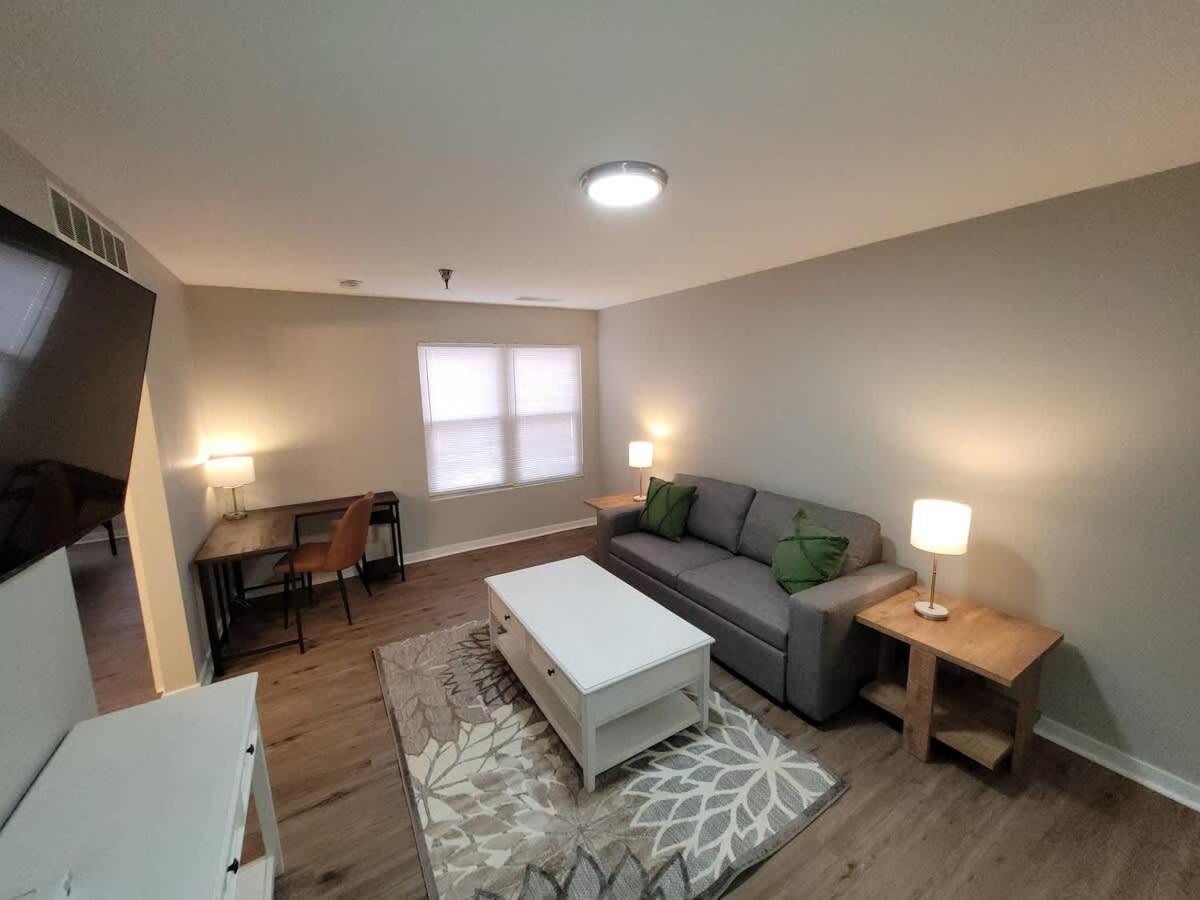 Aksarben Gem-easy Access To I-80 Appartamento Omaha