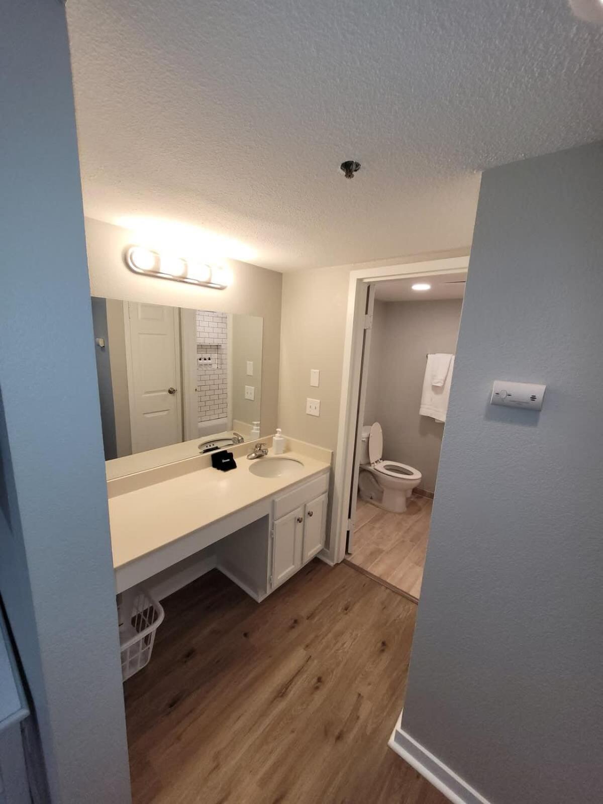 Appartamento Aksarben Gem-easy Access To I-80 Omaha